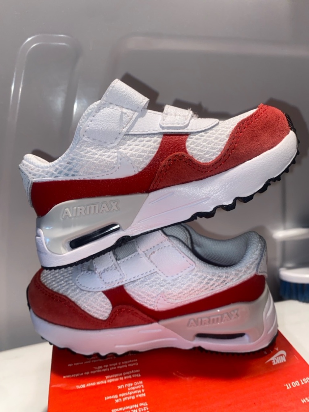 Nike Kids White and Red Velcro Air Max Sneakers 7 babies